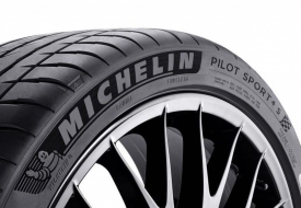 So sánh hai "VUA" lốp: Bridgestone và Michelin