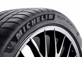 So sánh hai "VUA" lốp: Bridgestone và Michelin